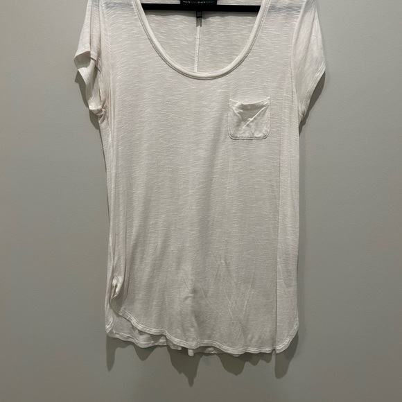 5 -Women’s Tees White, Black (2) , Navy, Blush. Size M/L. - Picture 7 of 14